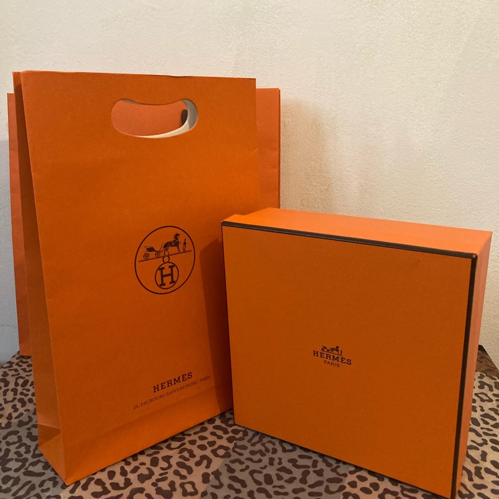 Authentic Hermès paper gift box